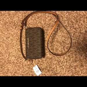 Michael Kors Bags - Michael Kors Jet Set Travel Mf Crossbody Michael Kors Bags - Michael Kors Jet Set Travel Mf Crossbody